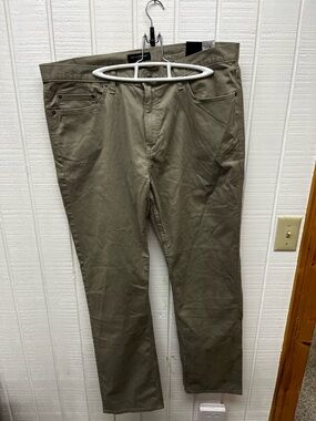 Banana Republic Men’s 38x32 NWT Pants Slim Fit Casual NEW Khaki $69.99 MSRP